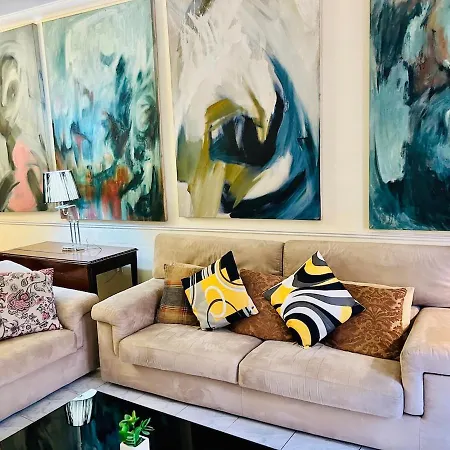 Comfort - 4 Bdr Apartment, Artfully Designed