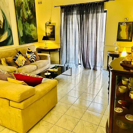Comfort - 4 Bdr Apartment, Artfully Designed Appartement Gzira