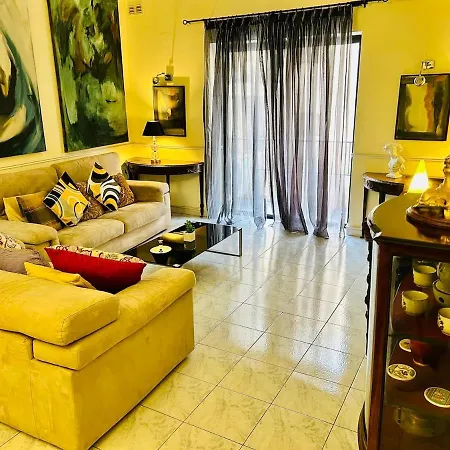 Comfort - 4 Bdr Apartment, Artfully Designed Gzira