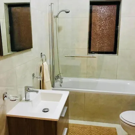 Διαμέρισμα Comfort - 4 Bdr Apartment, Artfully Designed