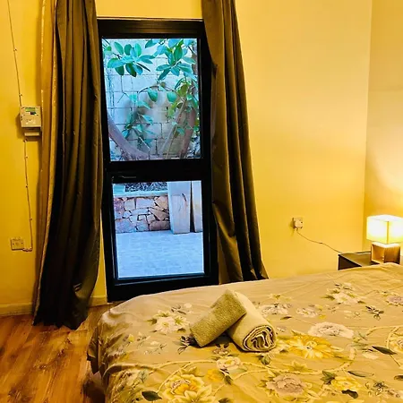 Comfort - 4 Bdr Apartment, Artfully Designed Apartment *