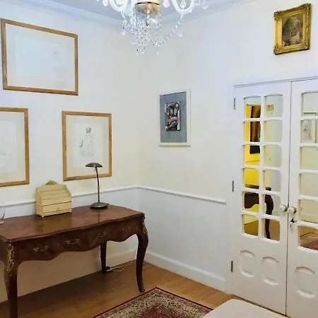 Comfort - 4 Bdr Apartment, Artfully Designed Lejlighed Gzira