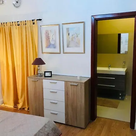 Apartment Comfort - 4 Bdr Apartment, Artfully Designed Gzira