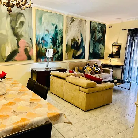 Comfort - 4 Bdr Apartment, Artfully Designed *