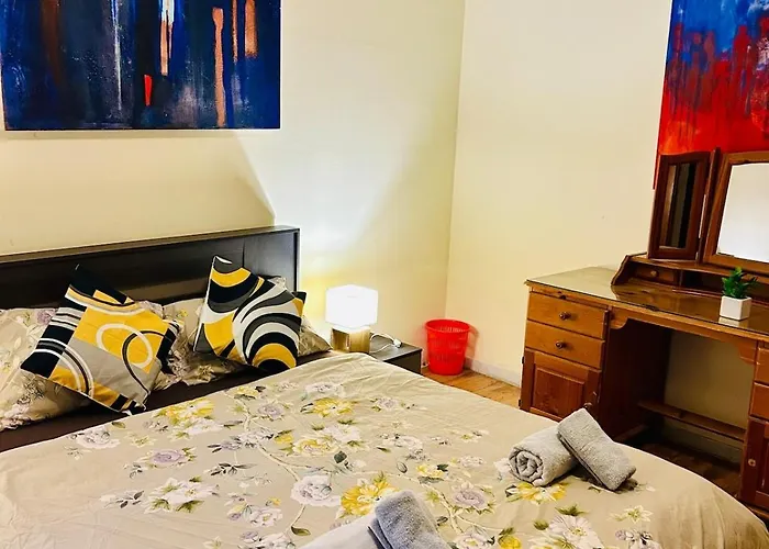 아파트 Comfort - 4 Bdr Apartment, Artfully Designed 그지라