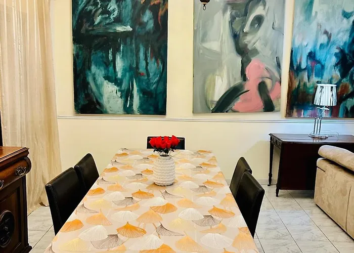 Comfort - 4 Bdr Apartment, Artfully Designed 그지라