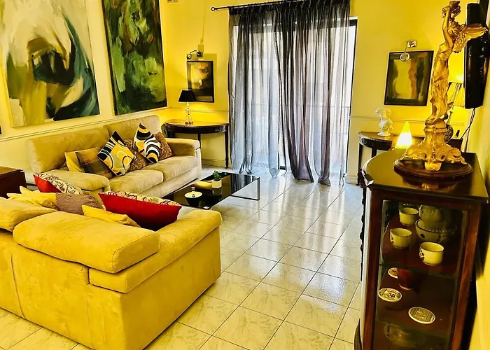 Comfort - 4 Bdr Apartment, Artfully Designed 아파트 그지라