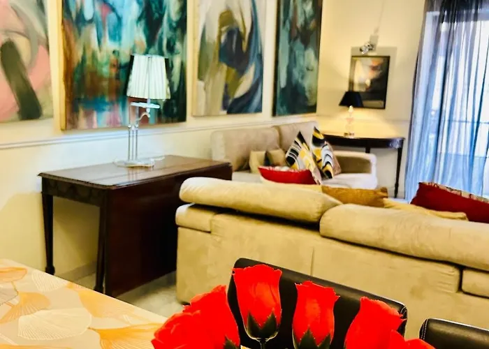 아파트 Comfort - 4 Bdr Apartment, Artfully Designed 그지라